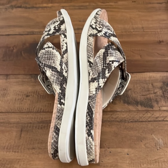 Clarks Cloudsteppers Snakeskin Sandals - Picture 5 of 9